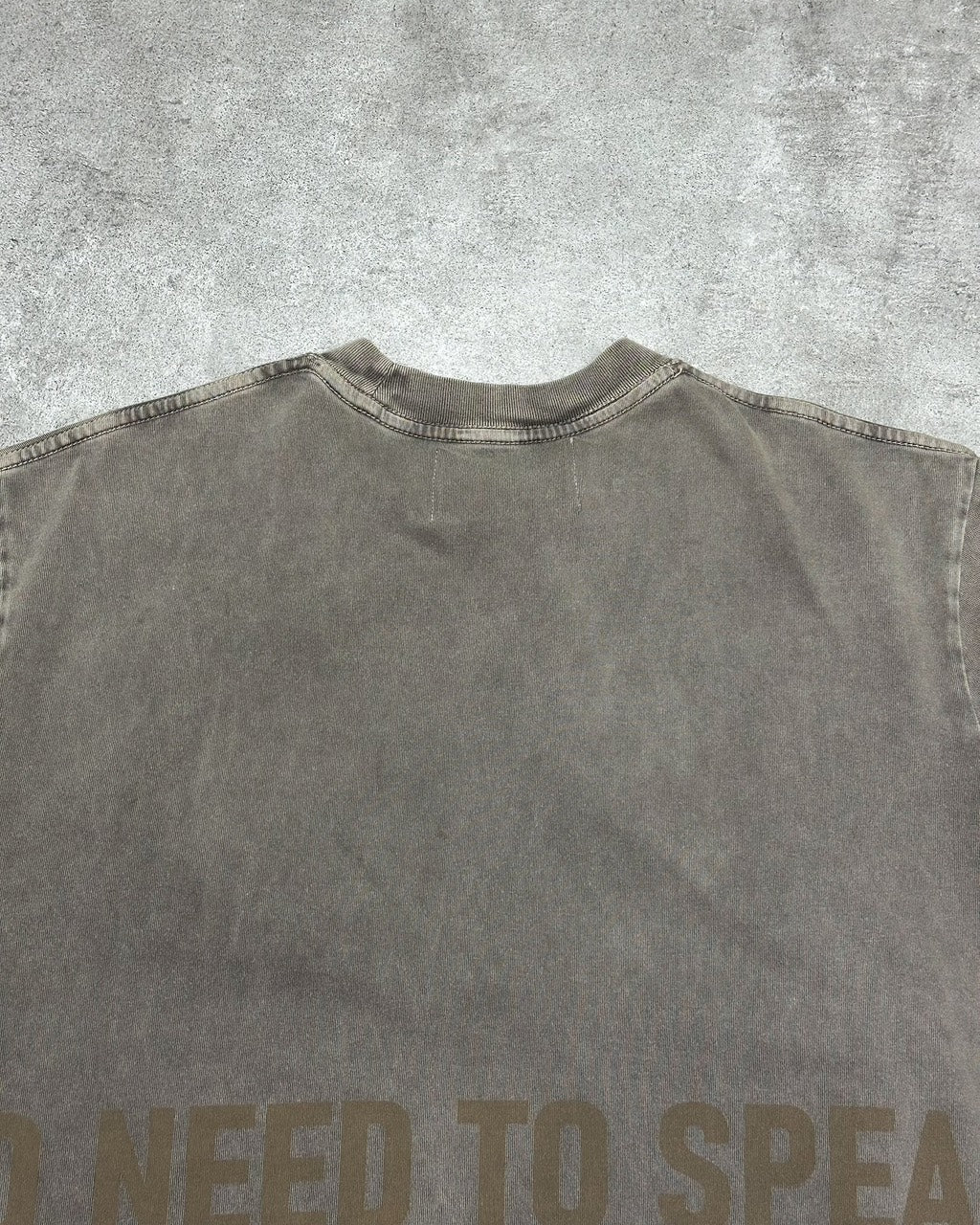 DIMOIR GEWASCHENES OLIVE „NNTS“ T-SHIRT